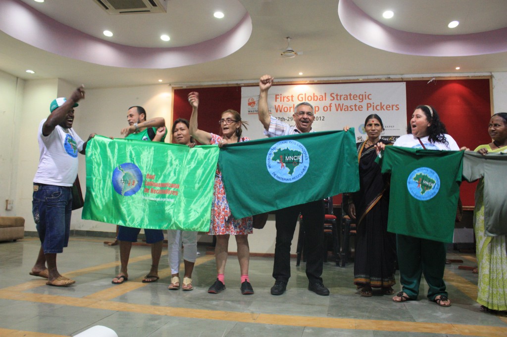 photo_serbian_group Miroslav Mitrovic from Serbia with global waste pickers
