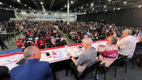 Photo of panel at the Central Única de Trabajadores (CUT) congress in Sao Paulo (Brazil)