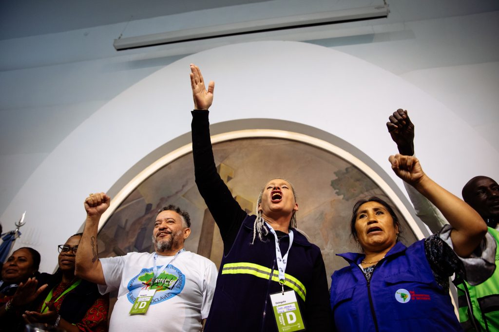 Saludo del consejo ejecutivo de la AIR.