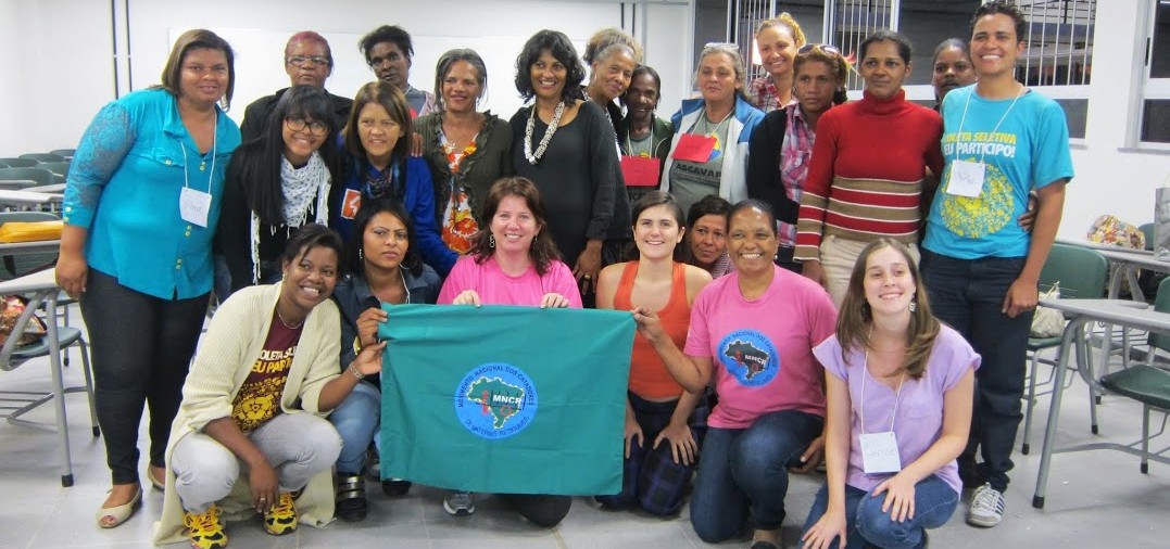 Foto de grupo com os participantes do projeto sobre gênero em Minas Gerais/ Group photo with participants of the gender project workshop in Minas Gerais.